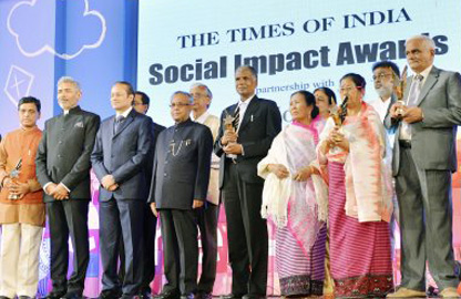 the-times-of-india-social-impact-awards-jaipur-rugs